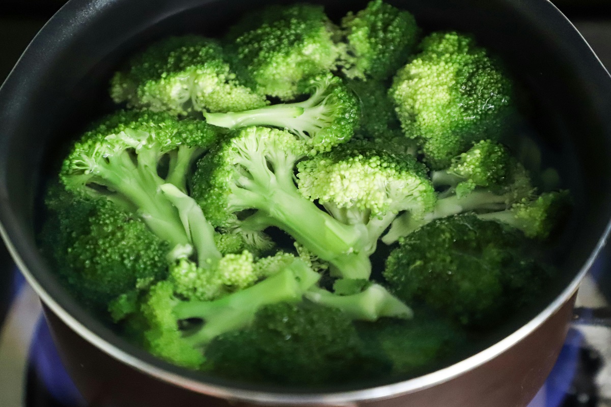 Cooking with Less Oil Just Got Easier with These 13 Tricks pexels catscoming 1359326
