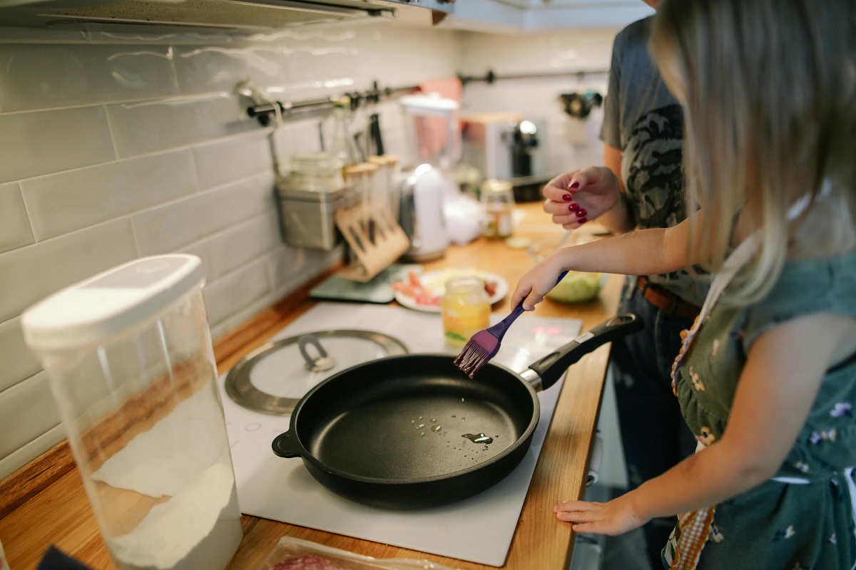 Cooking with Less Oil Just Got Easier with These 13 Tricks pexels dariaobymaha 1684032