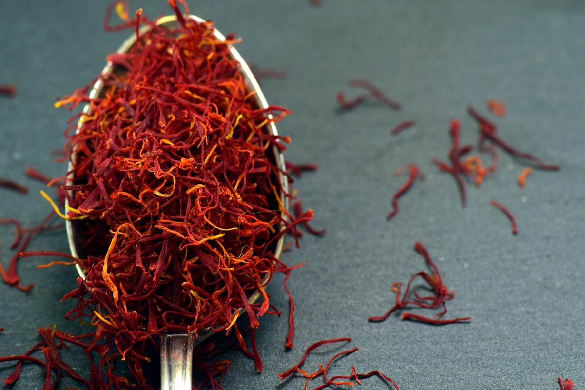 12 Spices That Will Change the Way You Cook Forever saffron 3291935 1280