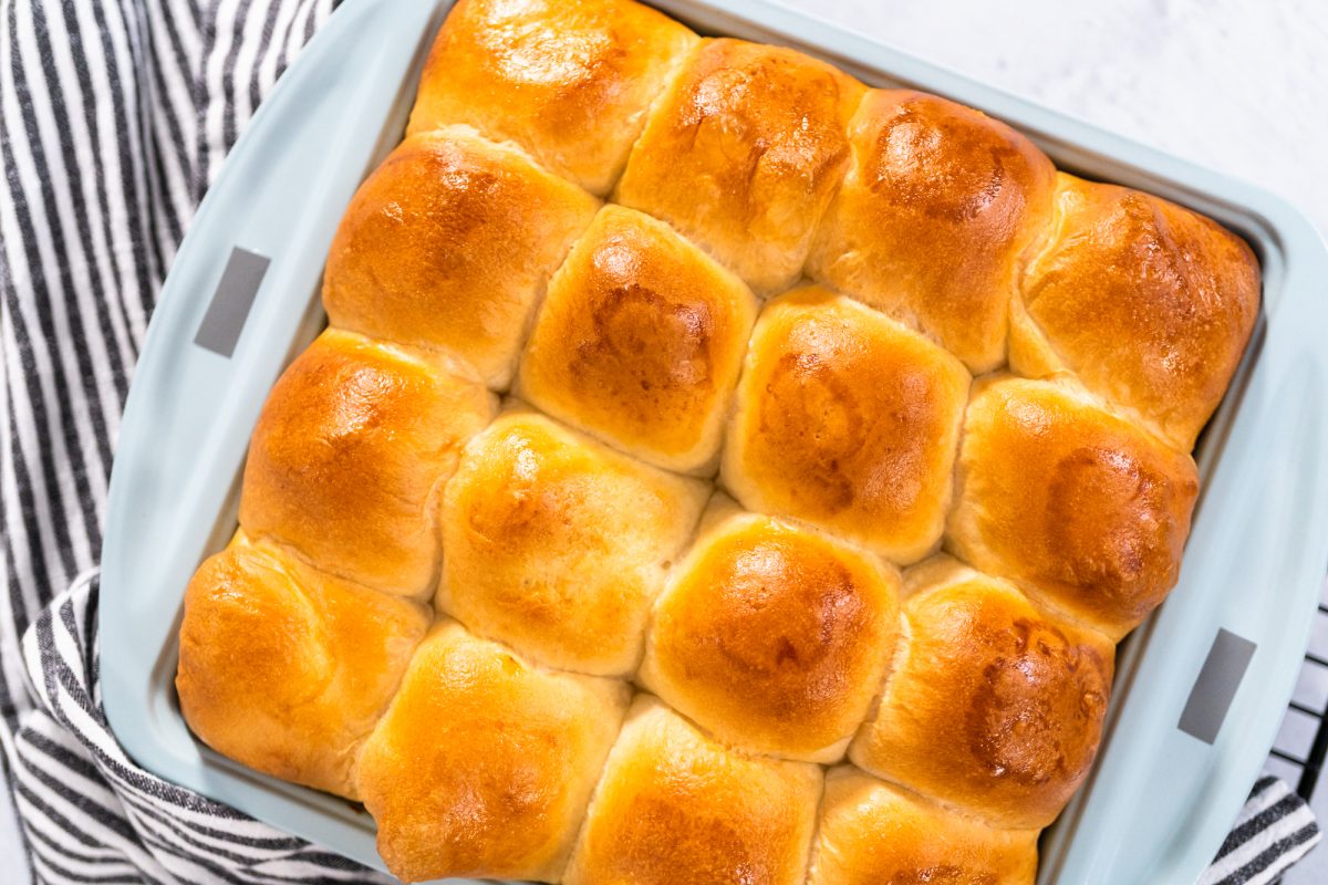 15 Friendsgiving Dishes That Impress Without the Stress Depositphotos 387708872 L e1758902827548