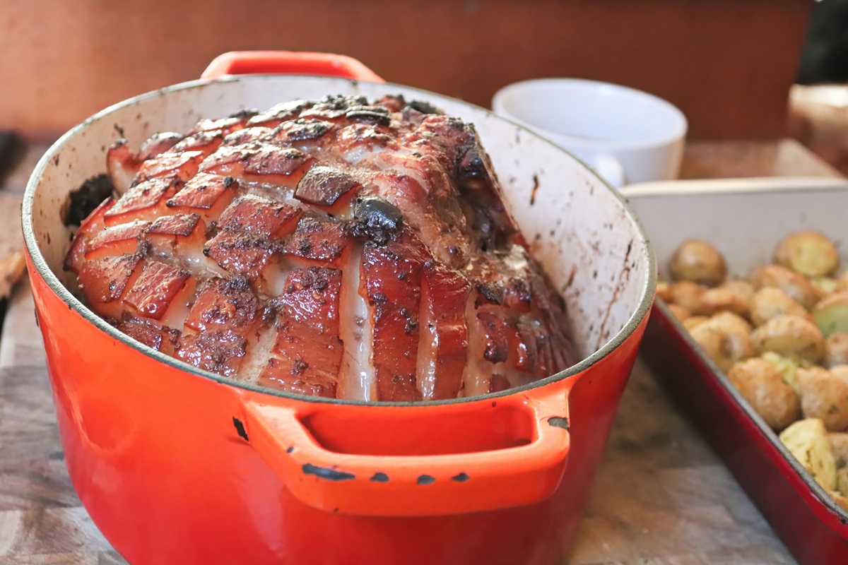 10 Foolproof Ways To Cook Pork Roast With The Perfect Crispy Crust Depositphotos 462350790 L