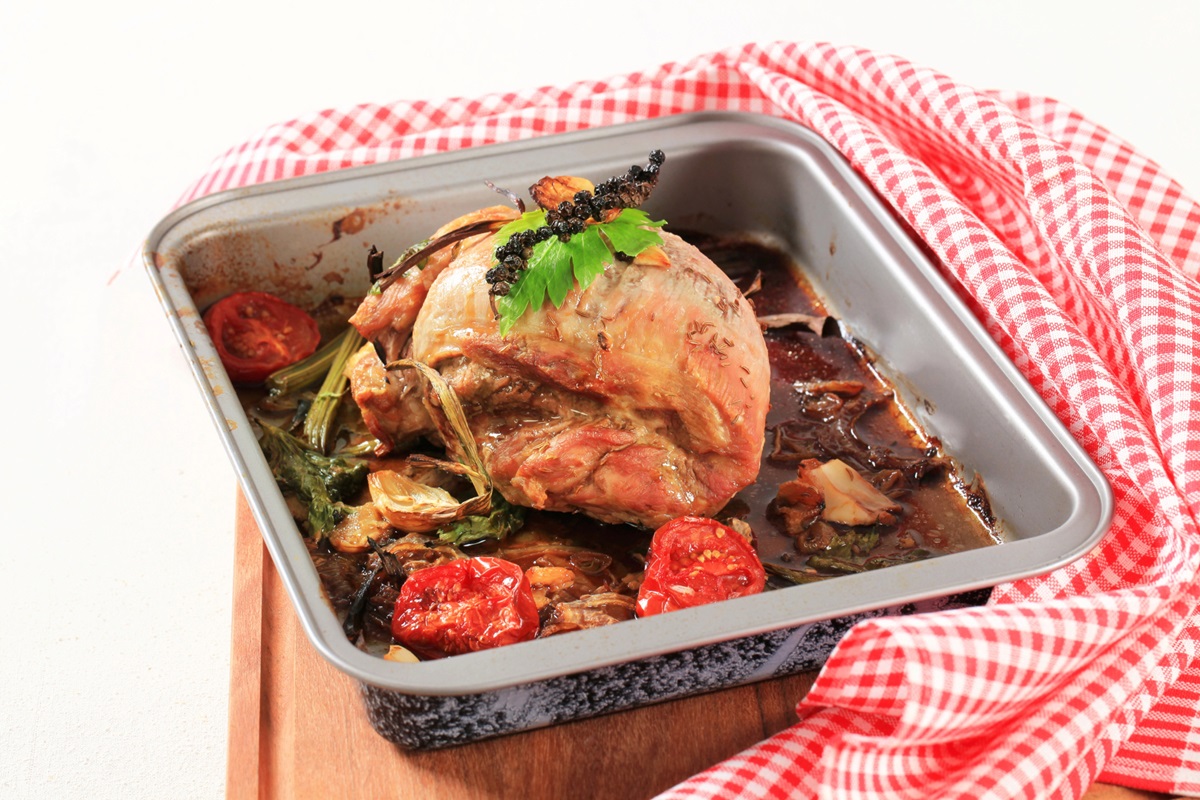 10 Foolproof Ways To Cook Pork Roast With The Perfect Crispy Crust Depositphotos 67001219 L