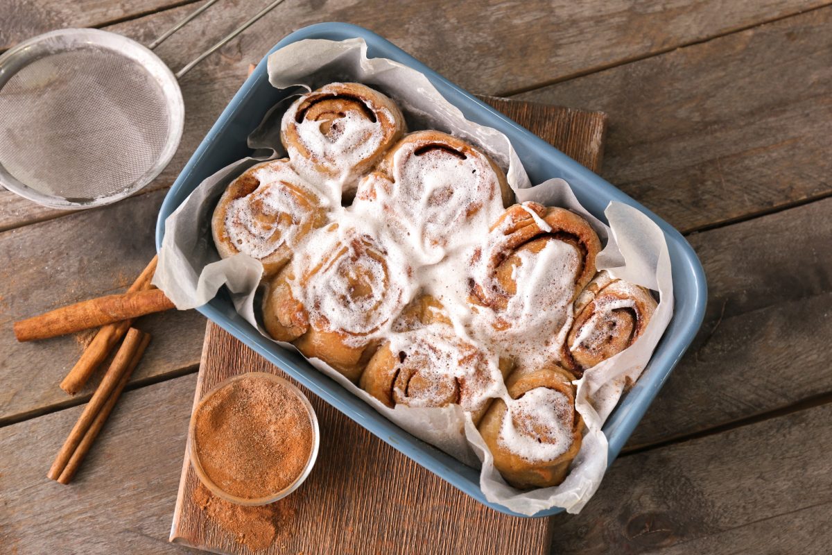 10 Ways To Perfect Cinnamon Roll French Toast Roll-Ups Depositphotos 204479434 L e1747907618726