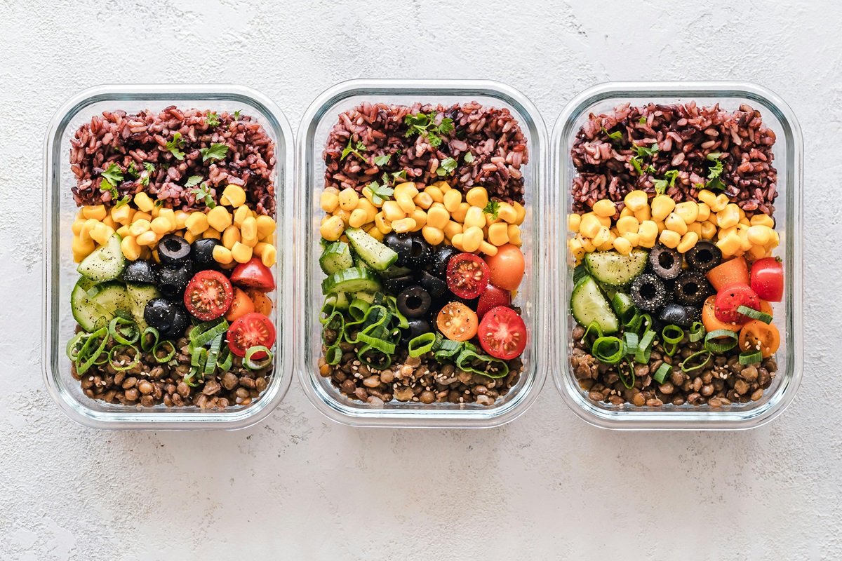 12 Clever Picnic Foods You Can Easily Pack In A Towel pexels ella olsson 572949 1640775 1