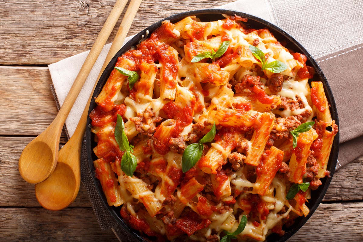17 Friendsgiving Meals That Everyone Loves Depositphotos 195442260 L