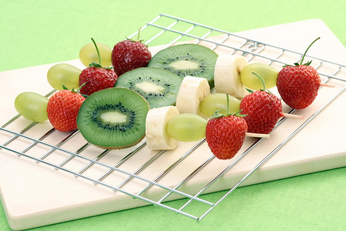 19 School Snack Ideas For Kids That Are Actually Healthy school snack ideas for kids