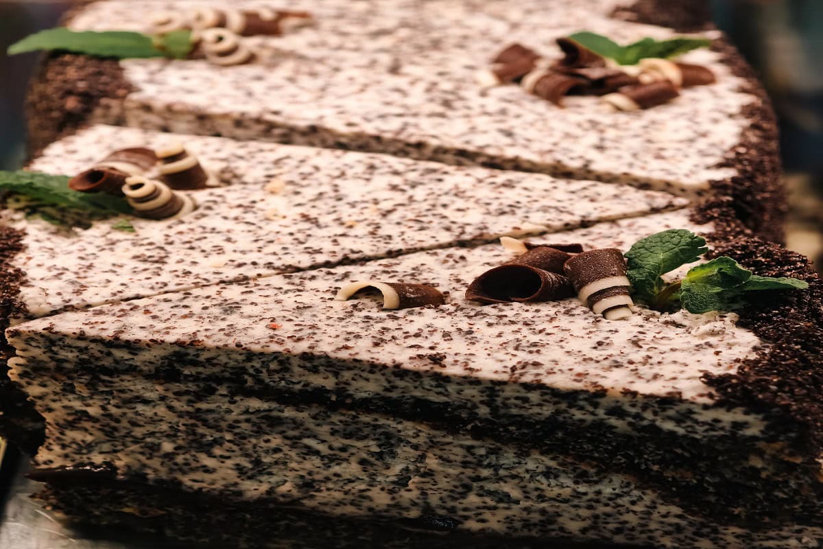 14 Fancy-Looking Birthday Cakes Anyone Can Make Depositphotos 788779016 L