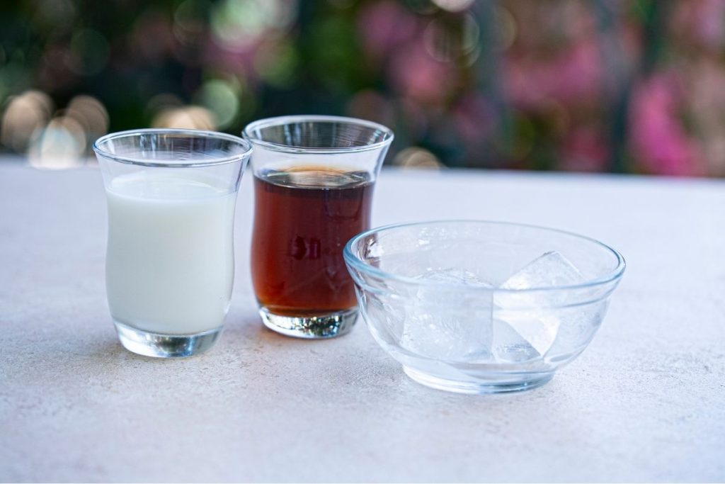 Copycat Starbucks Chai Tea Latte Recipe – Enjoy Hot or Iced starbucks chai tea latte recipe 1
