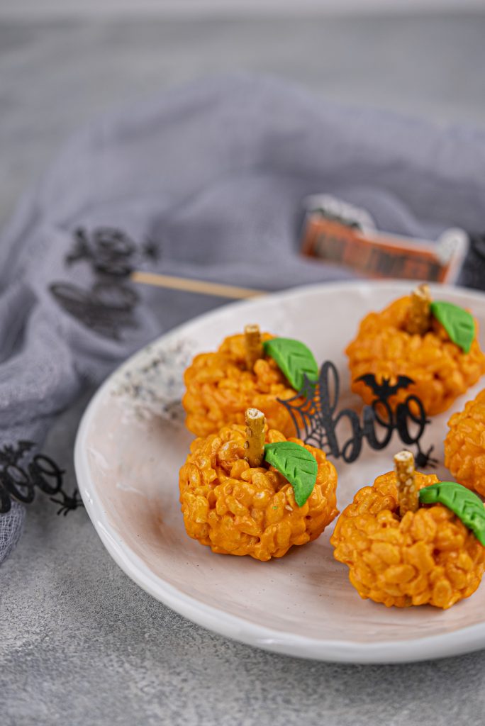 Halloween Rice Krispie Treats Recipe DSC04649