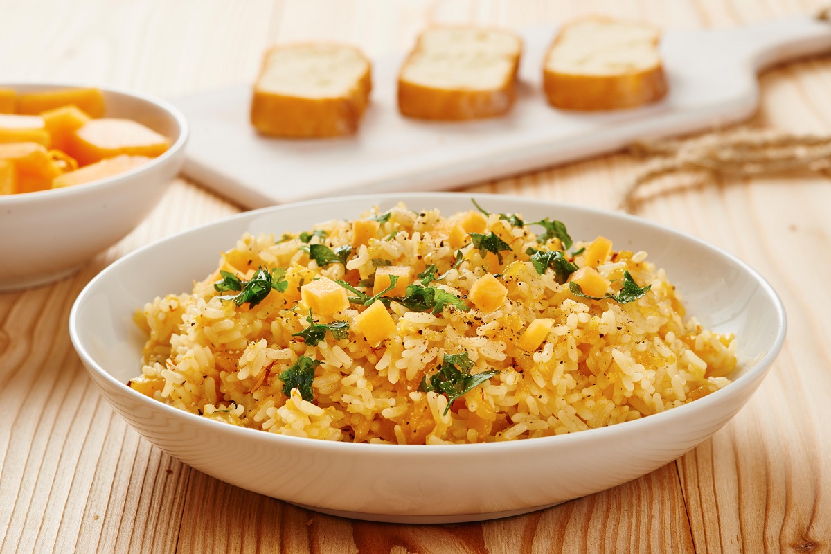15 Friendsgiving Dishes That Impress Without the Stress Depositphotos 141632900 L