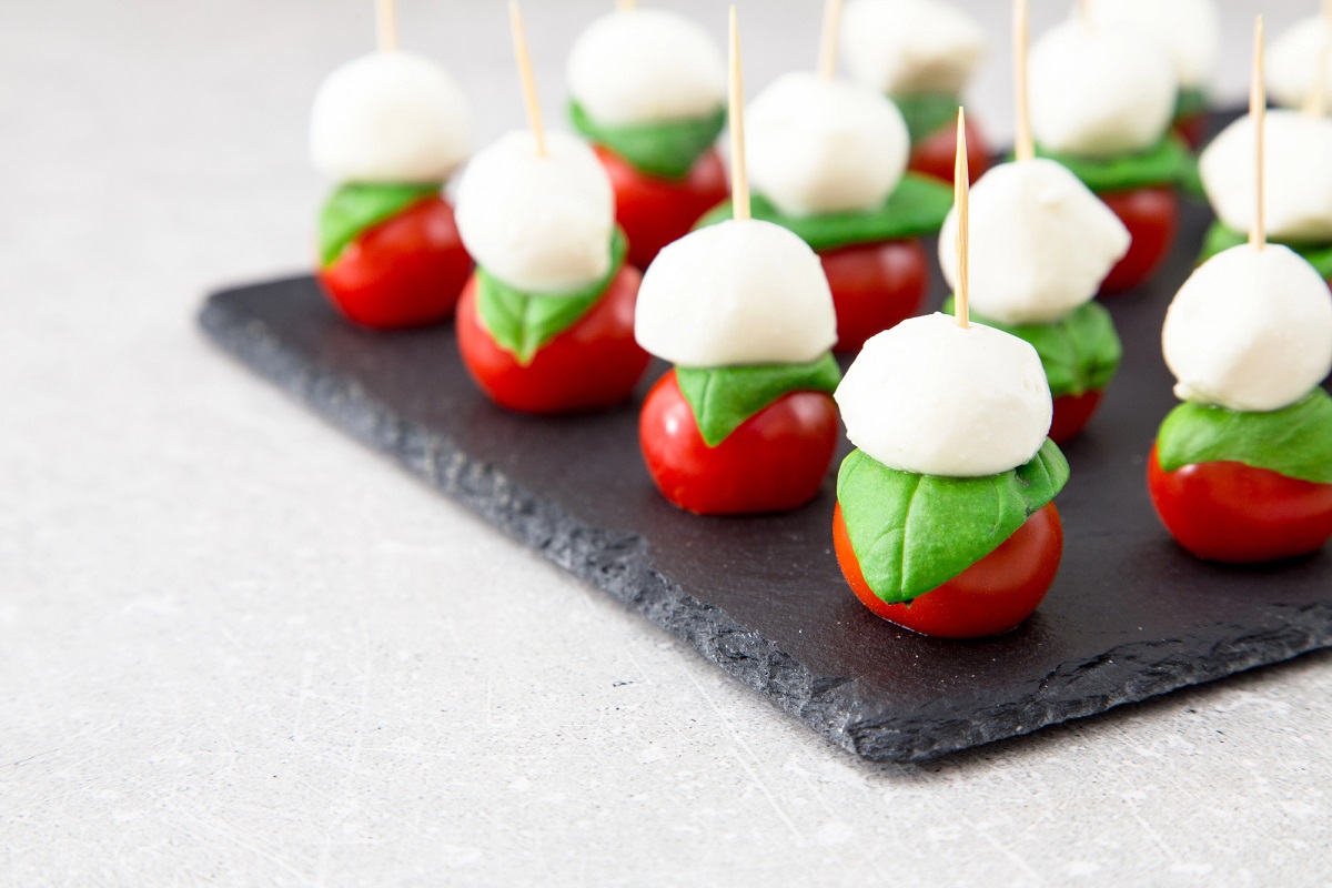 15 Friendsgiving Dishes That Impress Without the Stress friendsgiving dishes