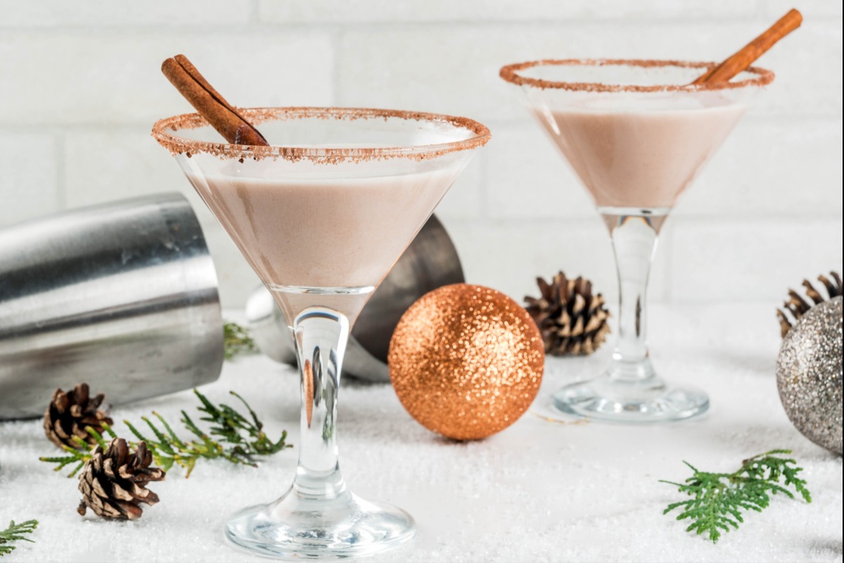15 Christmas Cocktails That Wow Every Guest christmas cocktails