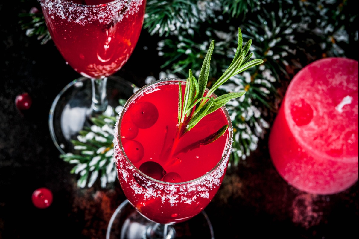 16 Christmas Mocktails That Steal The Show christmas mocktails