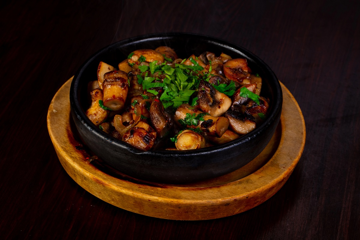 18 Friendsgiving Side Dishes That Disappear in Minutes friendsgiving side dishes