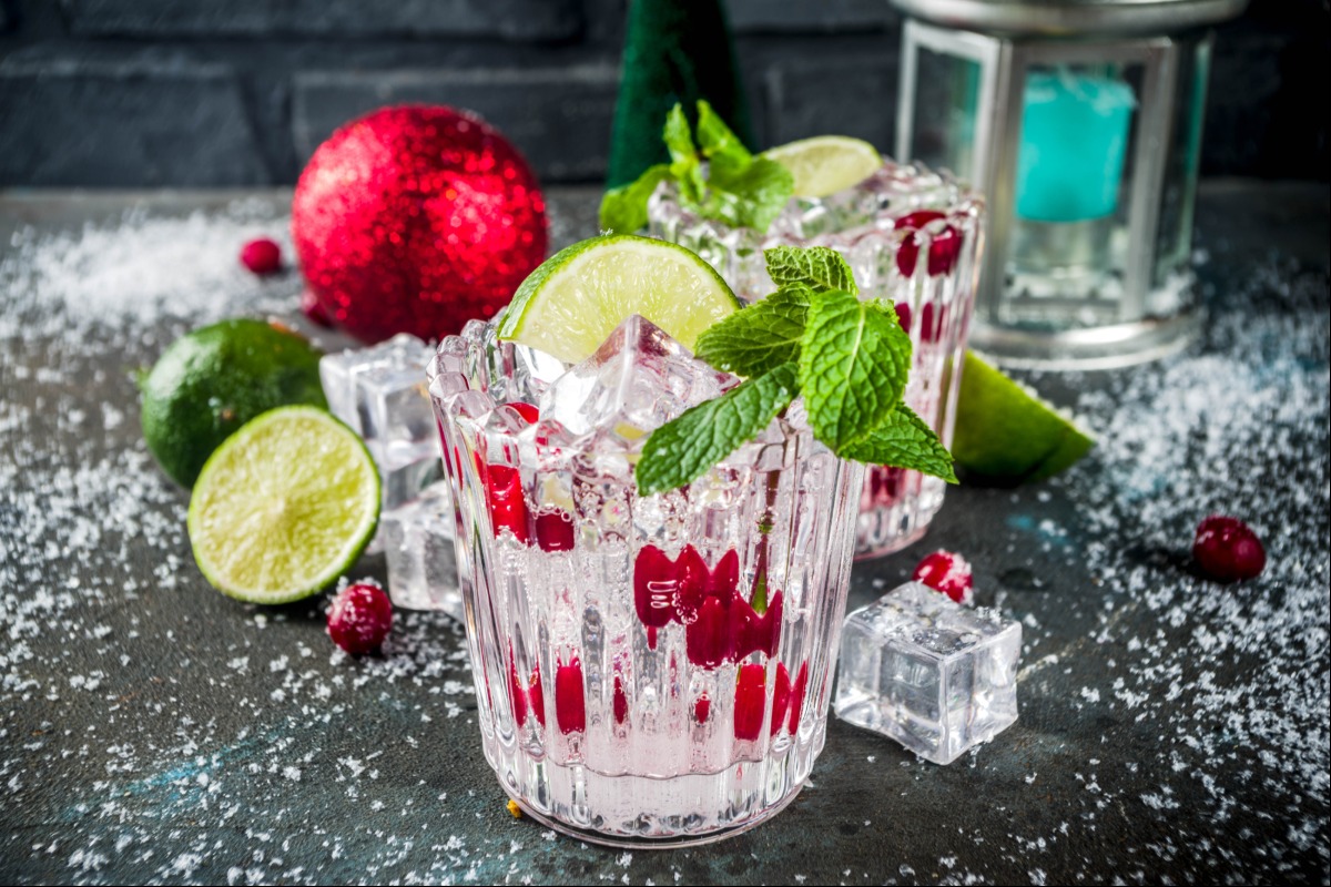 16 Christmas Mocktails That Steal The Show christmas mocktails