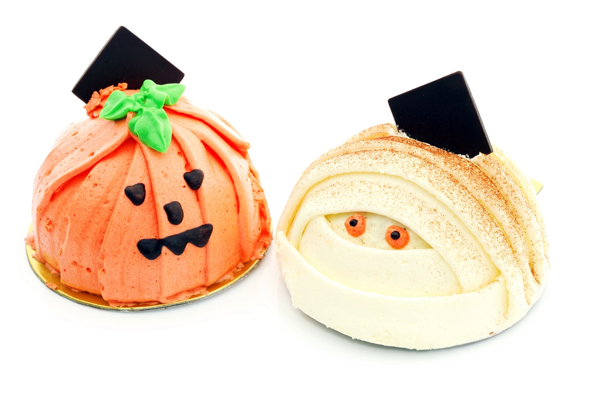 18 Halloween Cake Ideas That Will Wow Your Party Guests halloween cake ideas