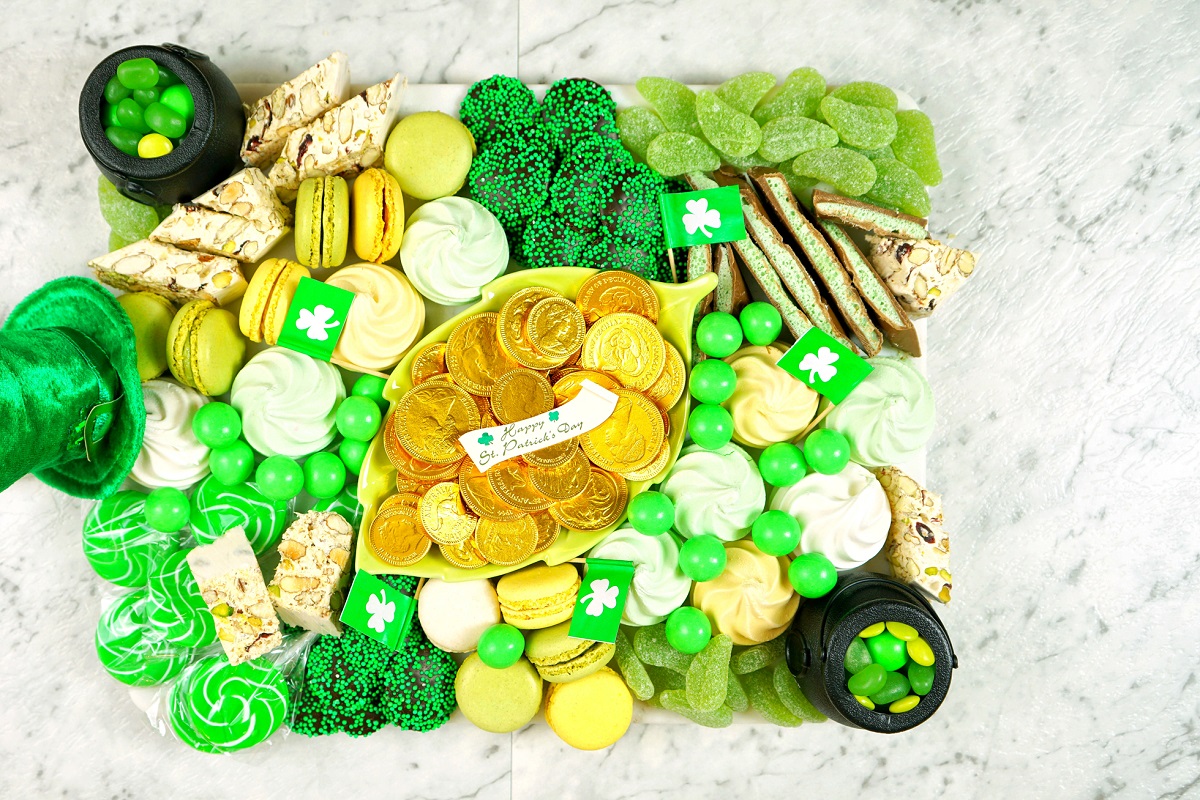20 Charcuterie Board Ideas That Look Fancy charcuterie board ideas