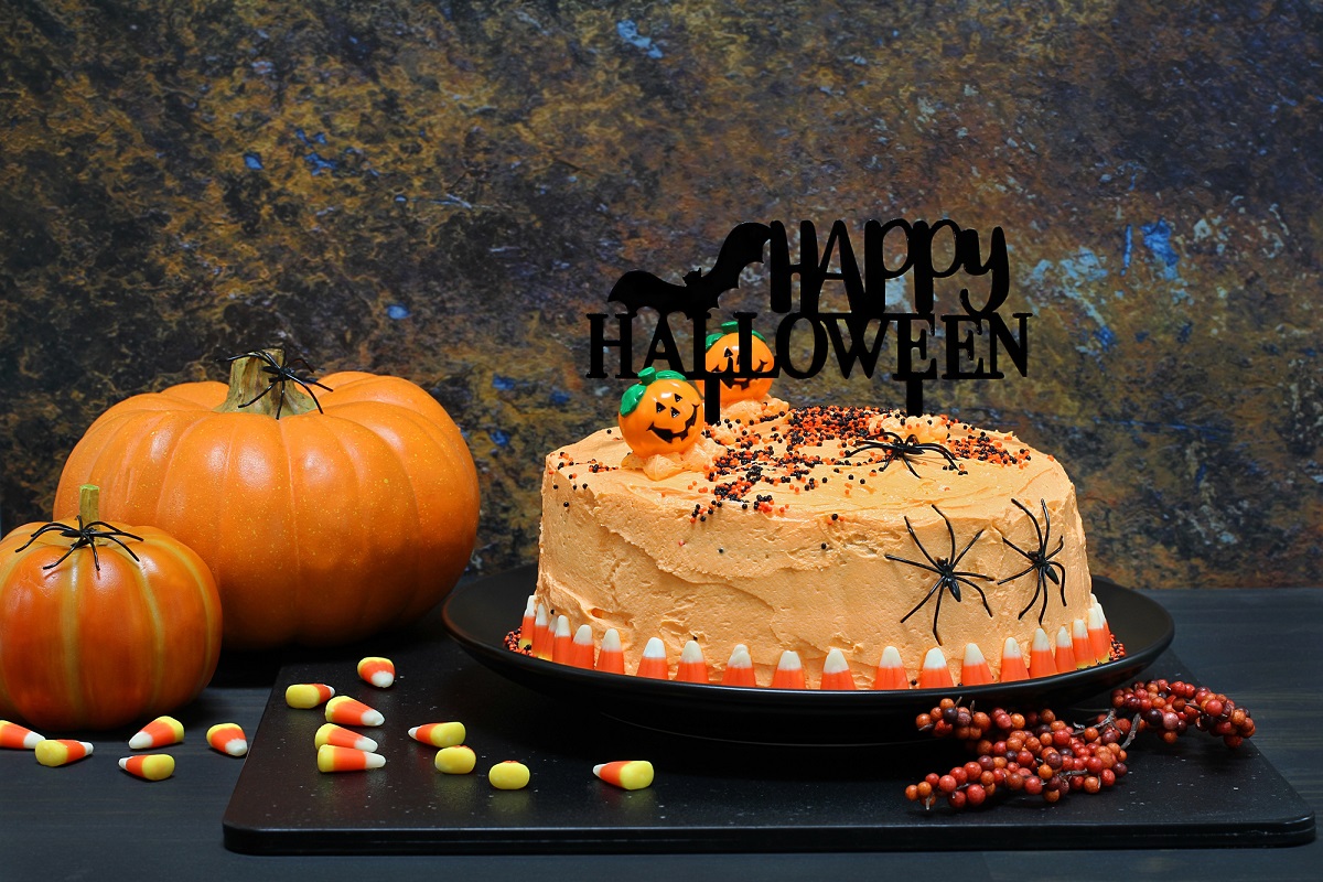 18 Halloween Cake Ideas That Will Wow Your Party Guests halloween cake ideas