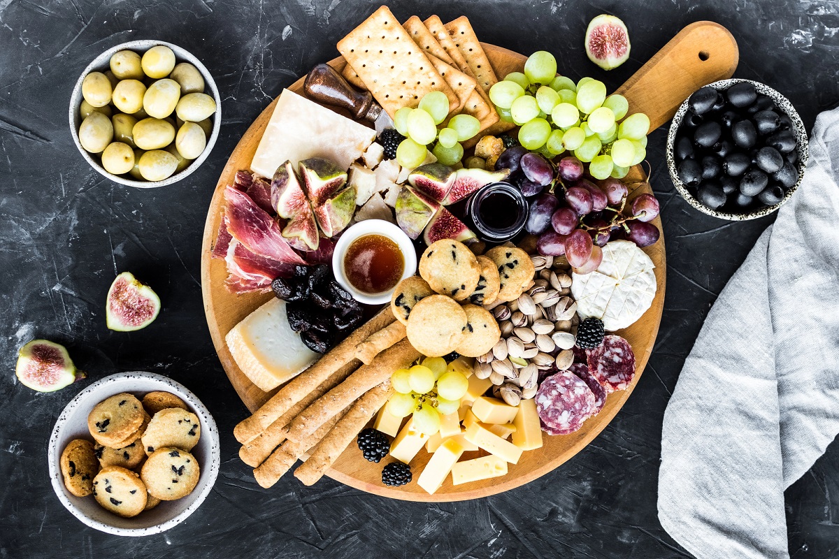 20 Charcuterie Board Ideas That Look Fancy charcuterie board ideas