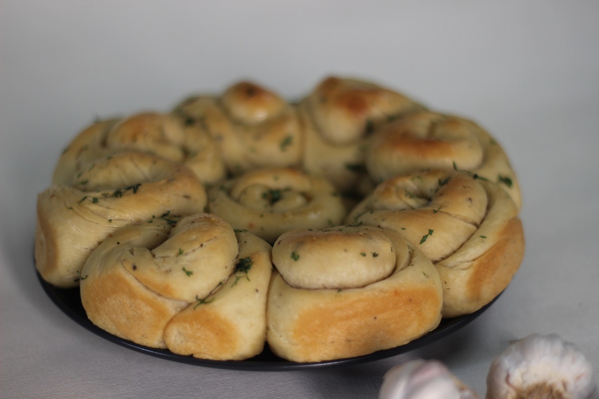17 Friendsgiving Food Ideas That Make Hosting Stress-Free friendsgiving meals