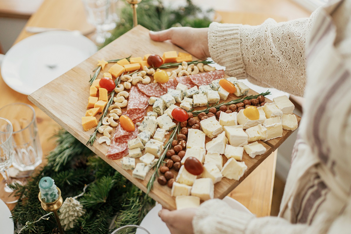 20 Charcuterie Board Ideas That Look Fancy charcuterie board ideas
