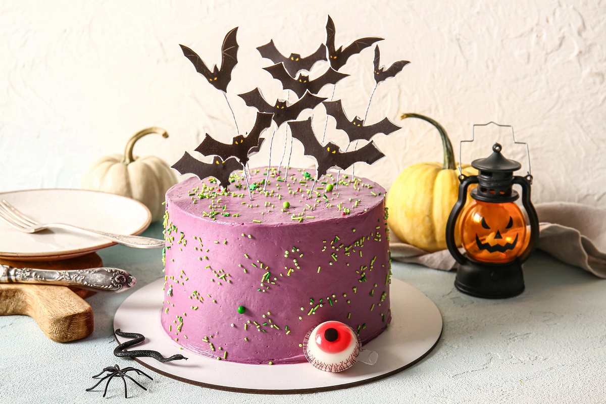 18 Halloween Cake Ideas That Will Wow Your Party Guests Depositphotos 677799878 L