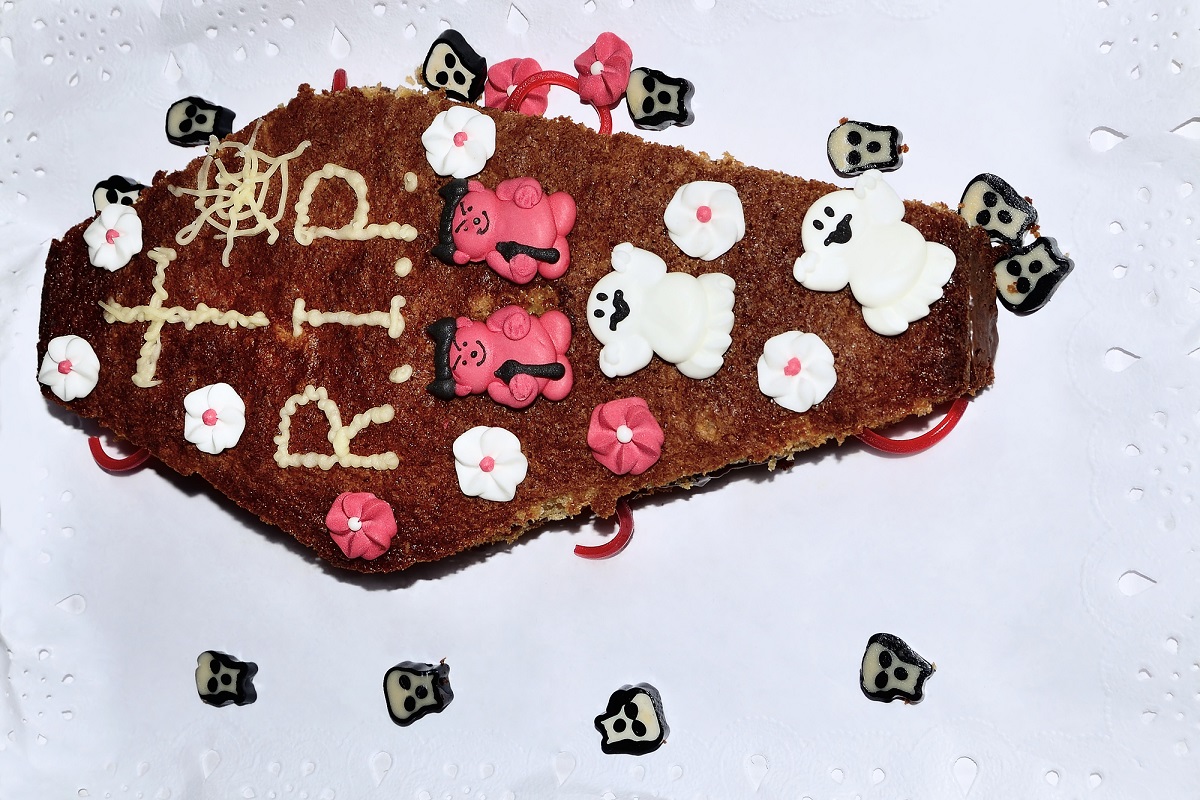 18 Halloween Cake Ideas That Will Wow Your Party Guests halloween cake ideas