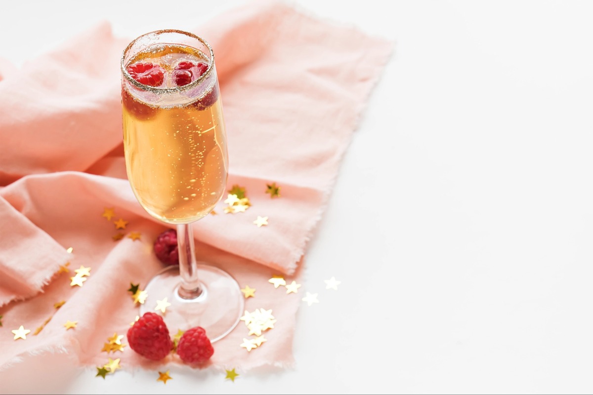 15 Christmas Cocktails That Wow Every Guest christmas cocktails