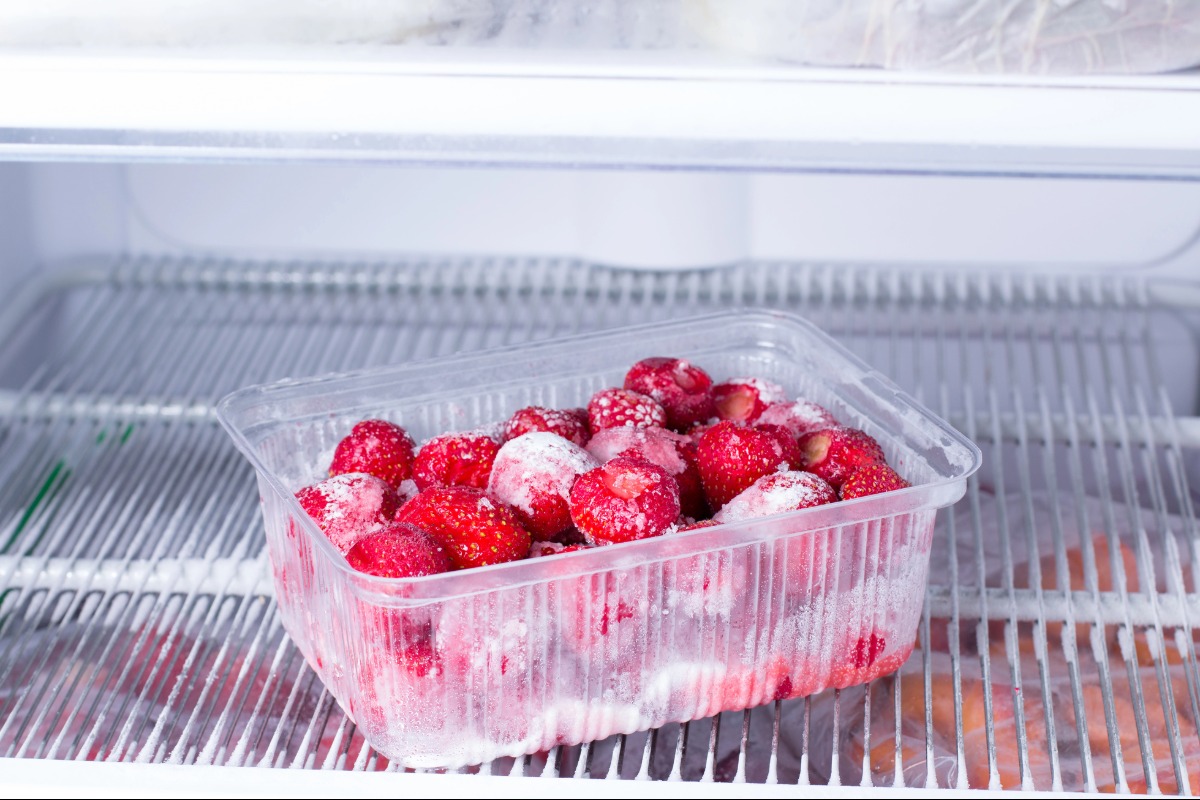 how to store strawberries in the fridge
