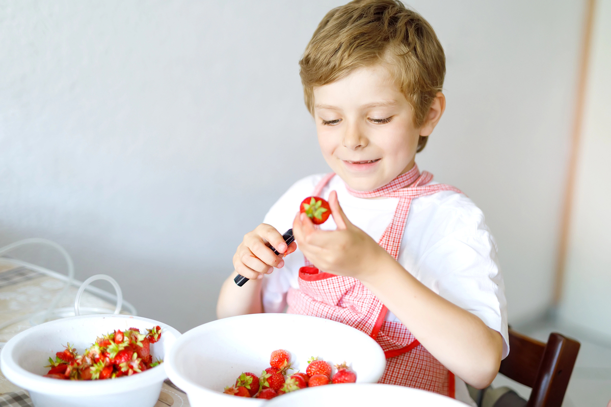 How To Wash Strawberries Properly how to wash strawberries
