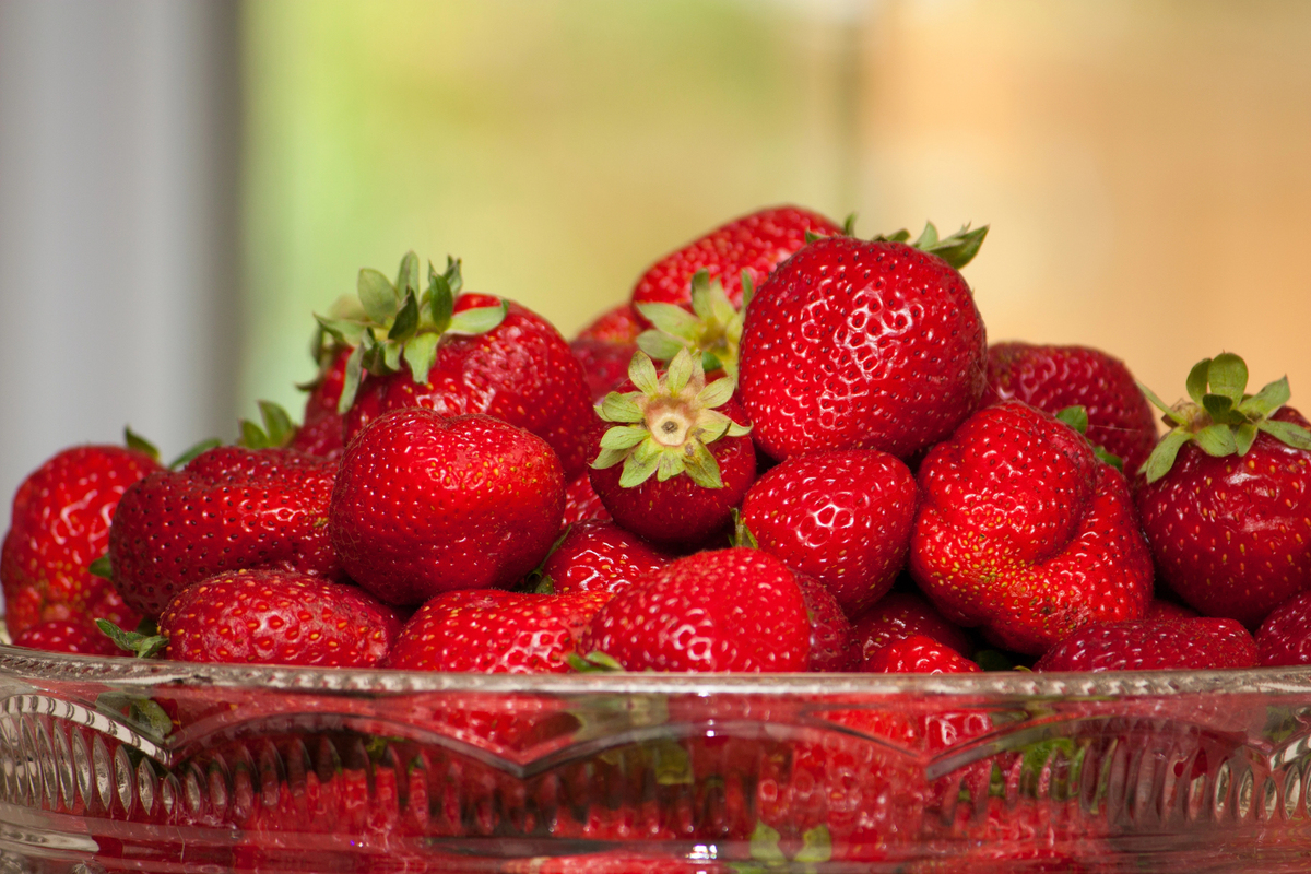 How To Clean Strawberries how to clean strawberries