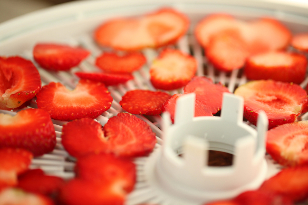 How To Clean Strawberries Depositphotos 274627172 L