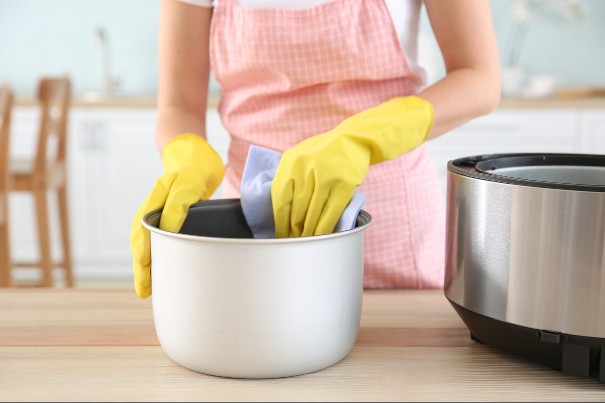 how to clean a burnt pot