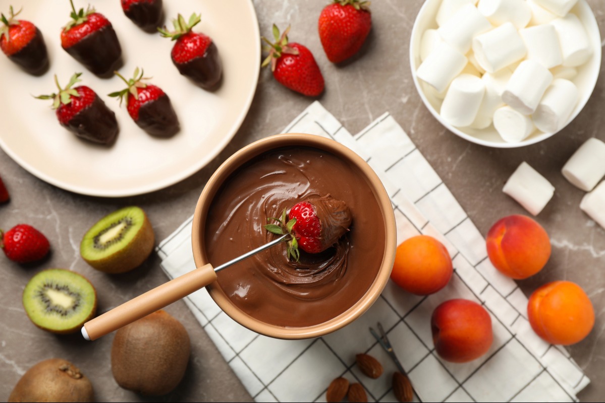 16 Sweet Dips For Parties Everyone Loves sweet dips for parties