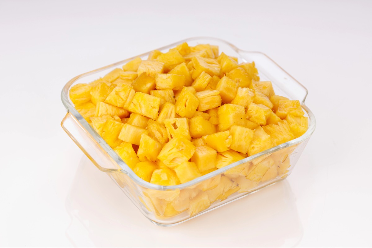 How To Cut A Pineapple Without Making A Mess how to cut a pineapple