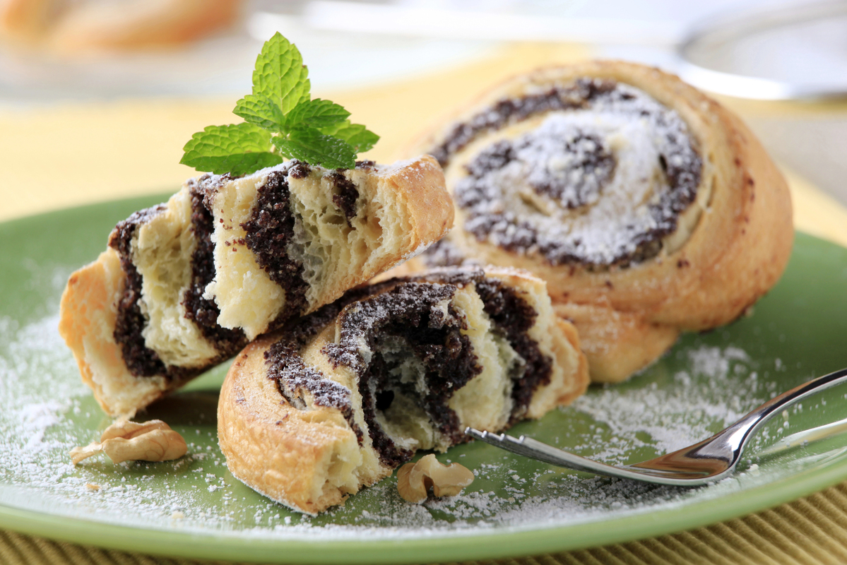 17 Easy Puff Pastry Desserts That Taste Great Depositphotos 7370728 L